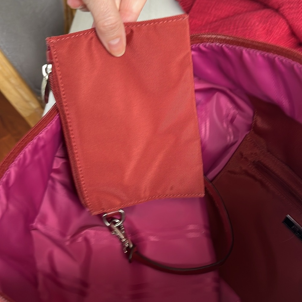 Elegant Red Tote Bag - Picture 8 of 16